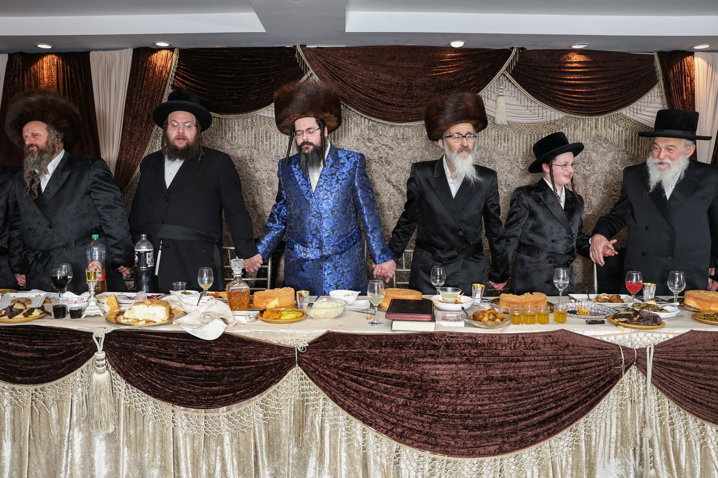 בר מצווה לבנו בכורו של הרבי מדינוב