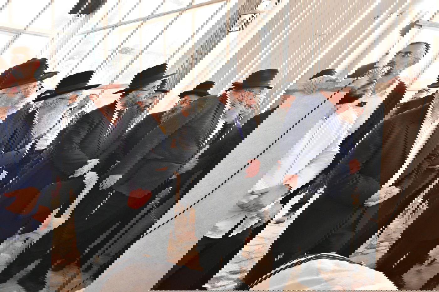 תיעוד: גדולי ישראל ואישי ציבור בהלווית הגר״ש אליטוב זצ״ל