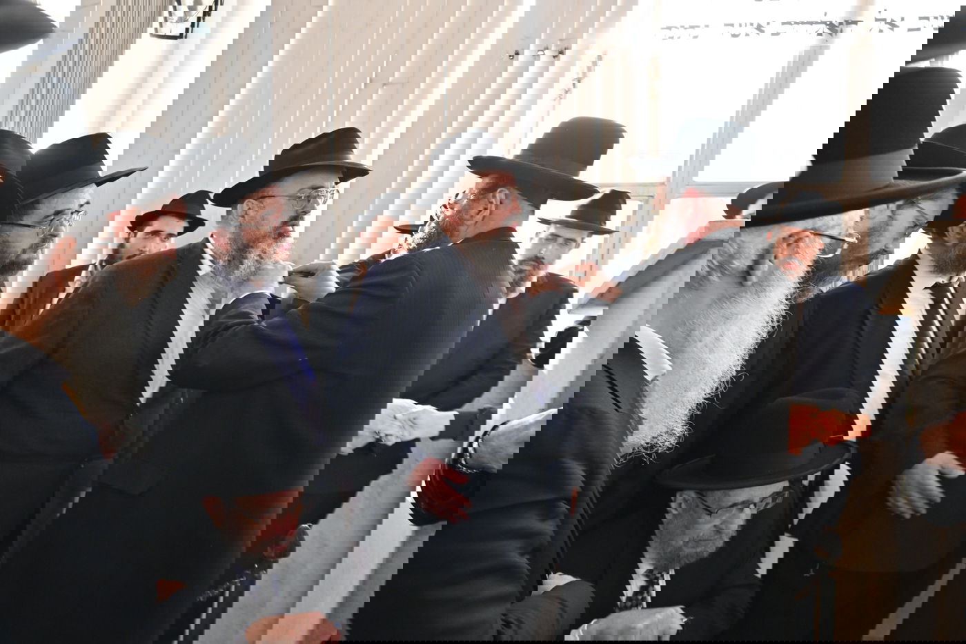 תיעוד: גדולי ישראל ואישי ציבור בהלווית הגר״ש אליטוב זצ״ל