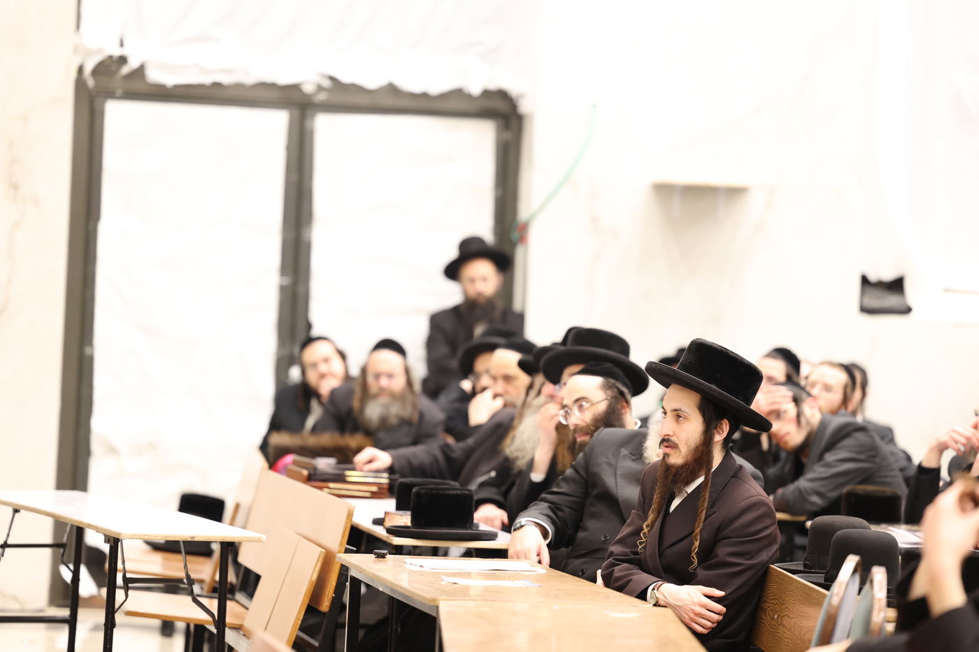 האדמו"ר מסקולען י-ם מסר שיעור תורה בביתר