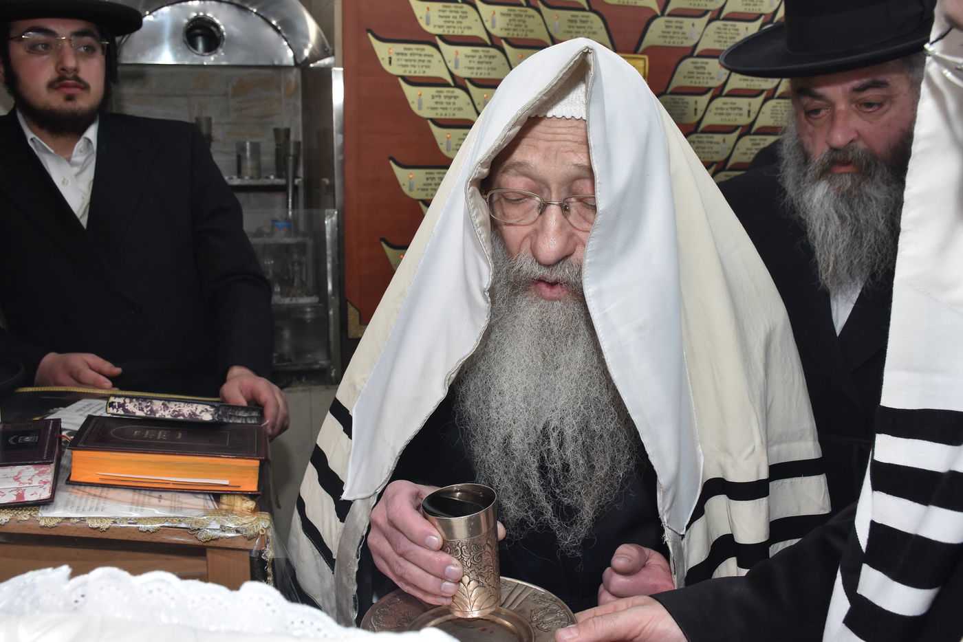 האדמו"ר מאשלג ערך ברית לנכדו בעיר צפת | תיעוד