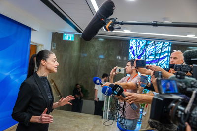 הטרלת חוק: למה מיכאלי רוצה לאסור נסיעות שרים בשבת