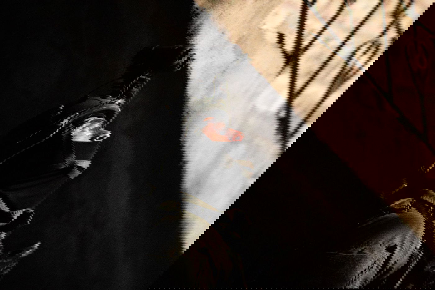 שלושה מבוקשים נעצרו; אחד נתפס עם אקדח • תיעוד