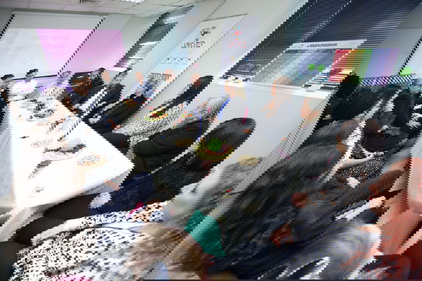 רעיית נשיא המדינה ביקרה בעמותת בית חם לבריאות הנפש בבני ברק