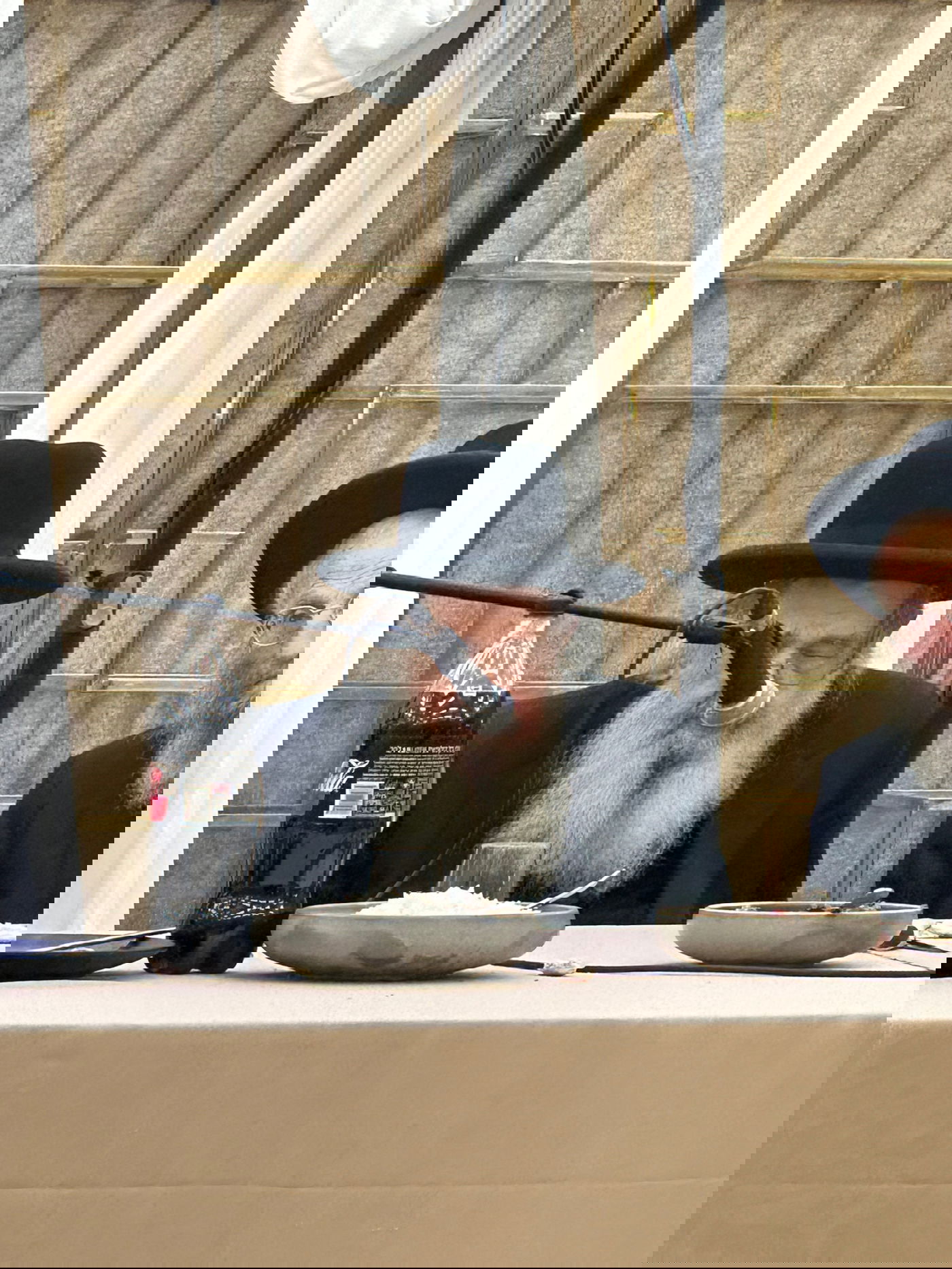 הפתיעו את החבר: חברי 'הוועד' סיימו ש"ס לעילוי נשמת האם