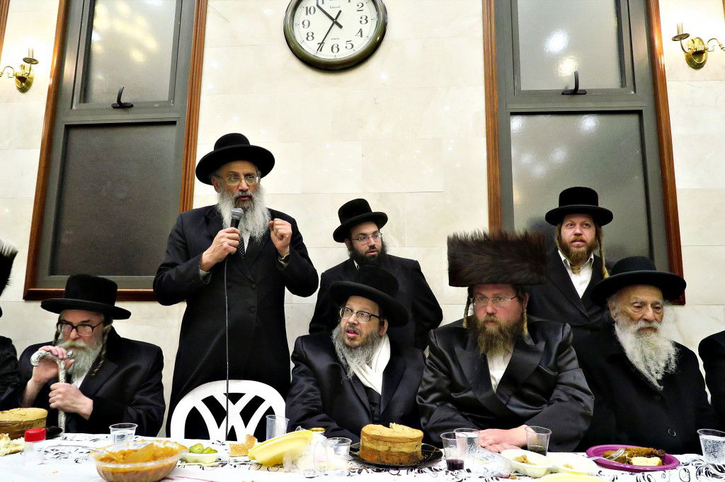 בראשות רבנים ואדמו"רים: שבע ברכות לאחד מרבני ביתר