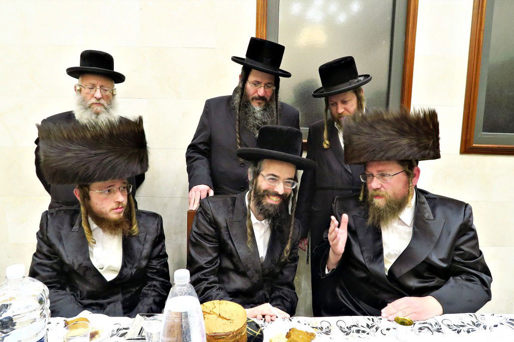 בראשות רבנים ואדמו"רים: שבע ברכות לאחד מרבני ביתר