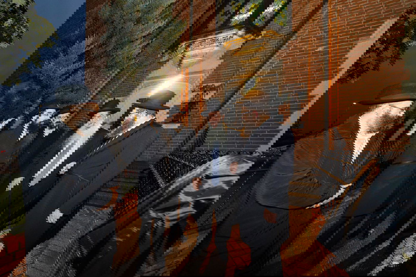 צפו בתיעוד: הרב יגאל כהן בביקור מיוחד בכפר חב"ד