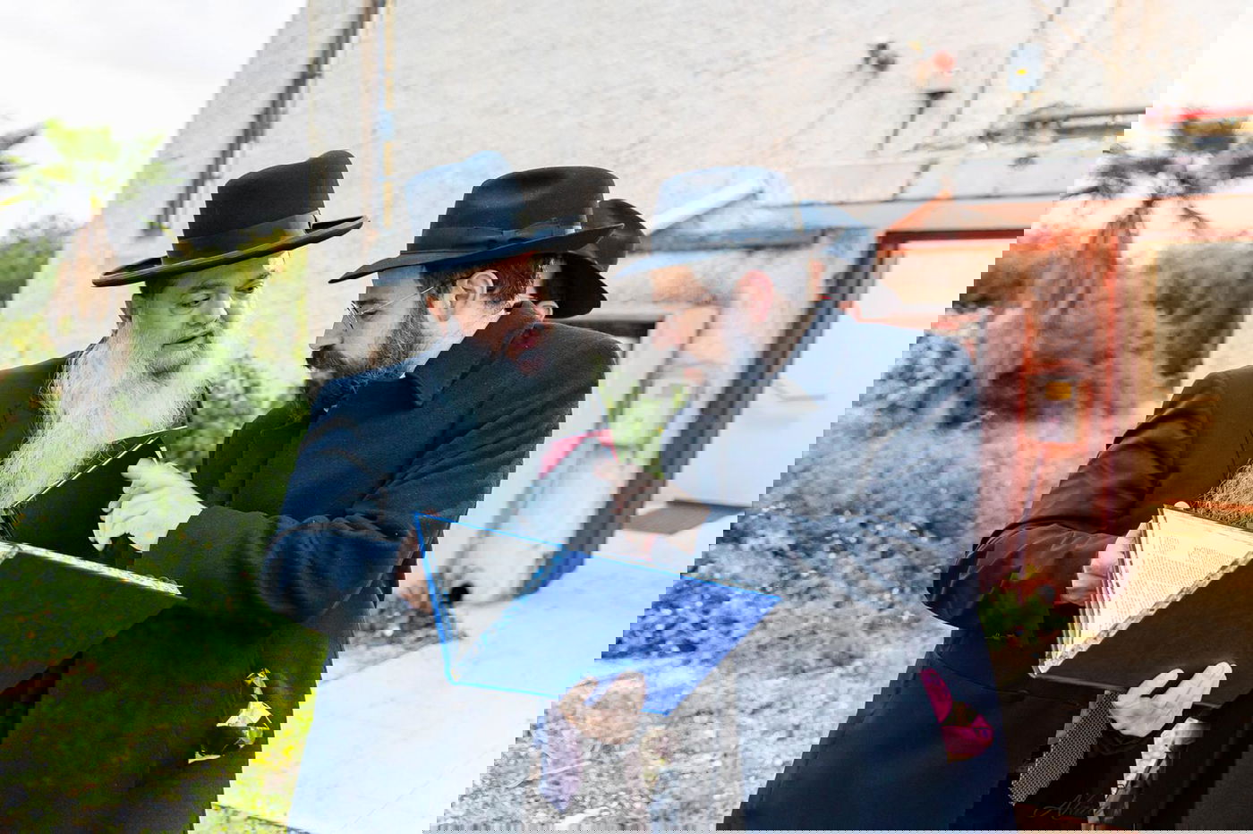 צפו בתיעוד: הרב יגאל כהן בביקור מיוחד בכפר חב"ד