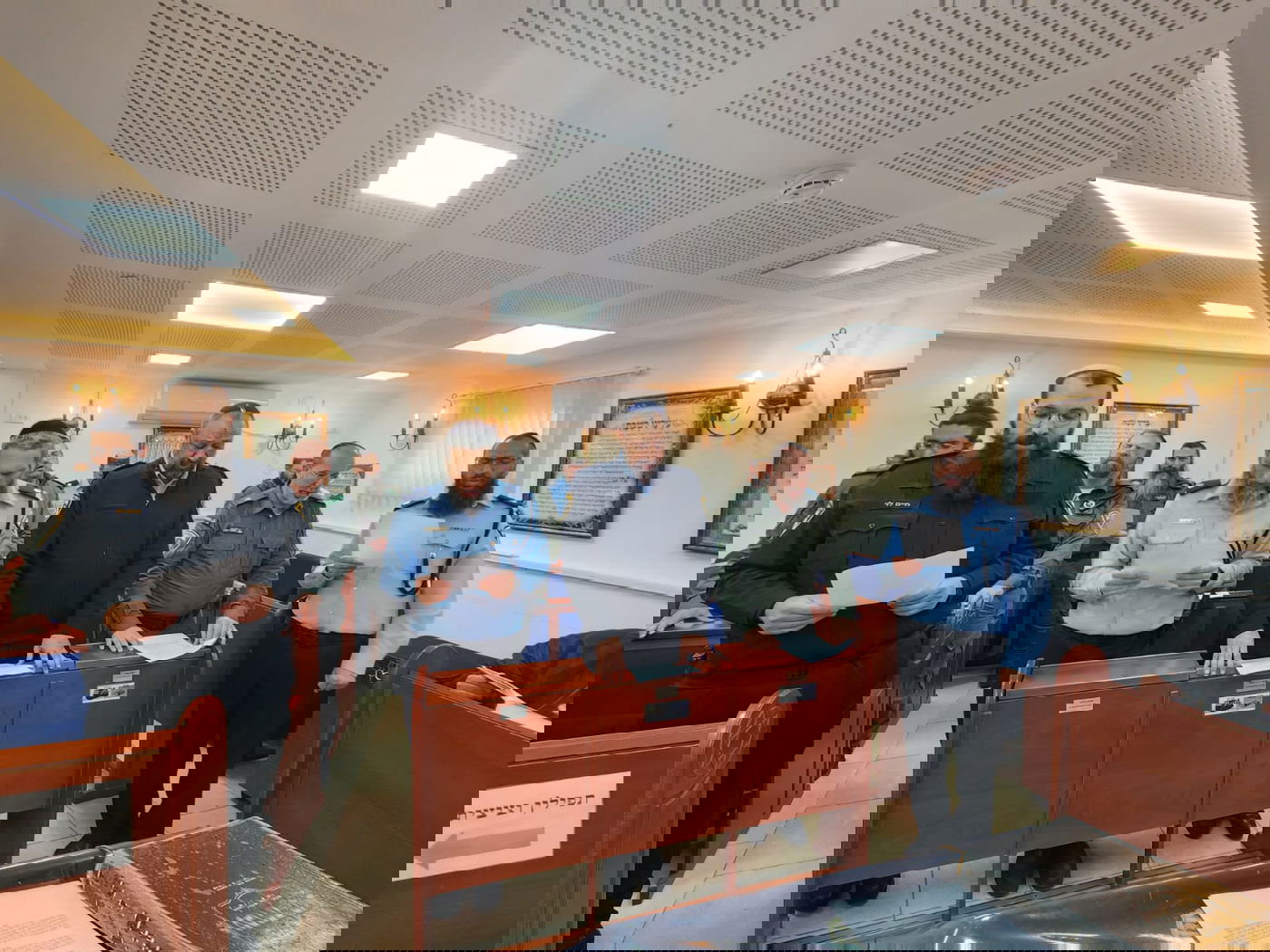 בפעם הראשונה: אלפי שוטרים התכנסו להתפלל על המצב