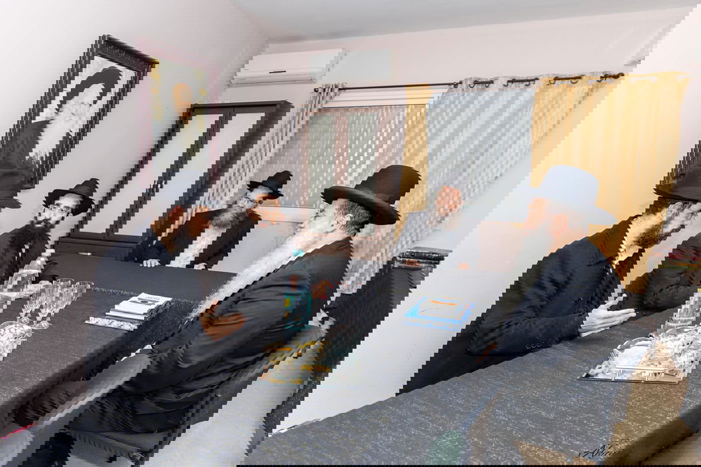 צפו בתיעוד: הרב יגאל כהן בביקור מיוחד בכפר חב"ד