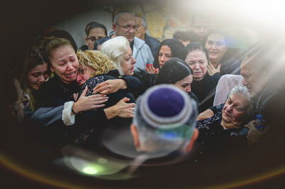 תמונת השבוע: אבל ודמעות בהלויית נרצח הפיגוע