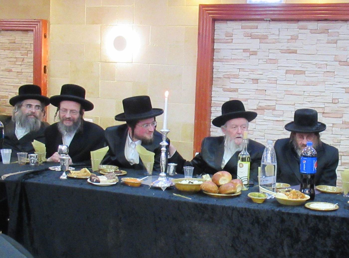 נכד האדמו"ר מזוועהיל זצ"ל התארס עם נכדת הגאב"ד