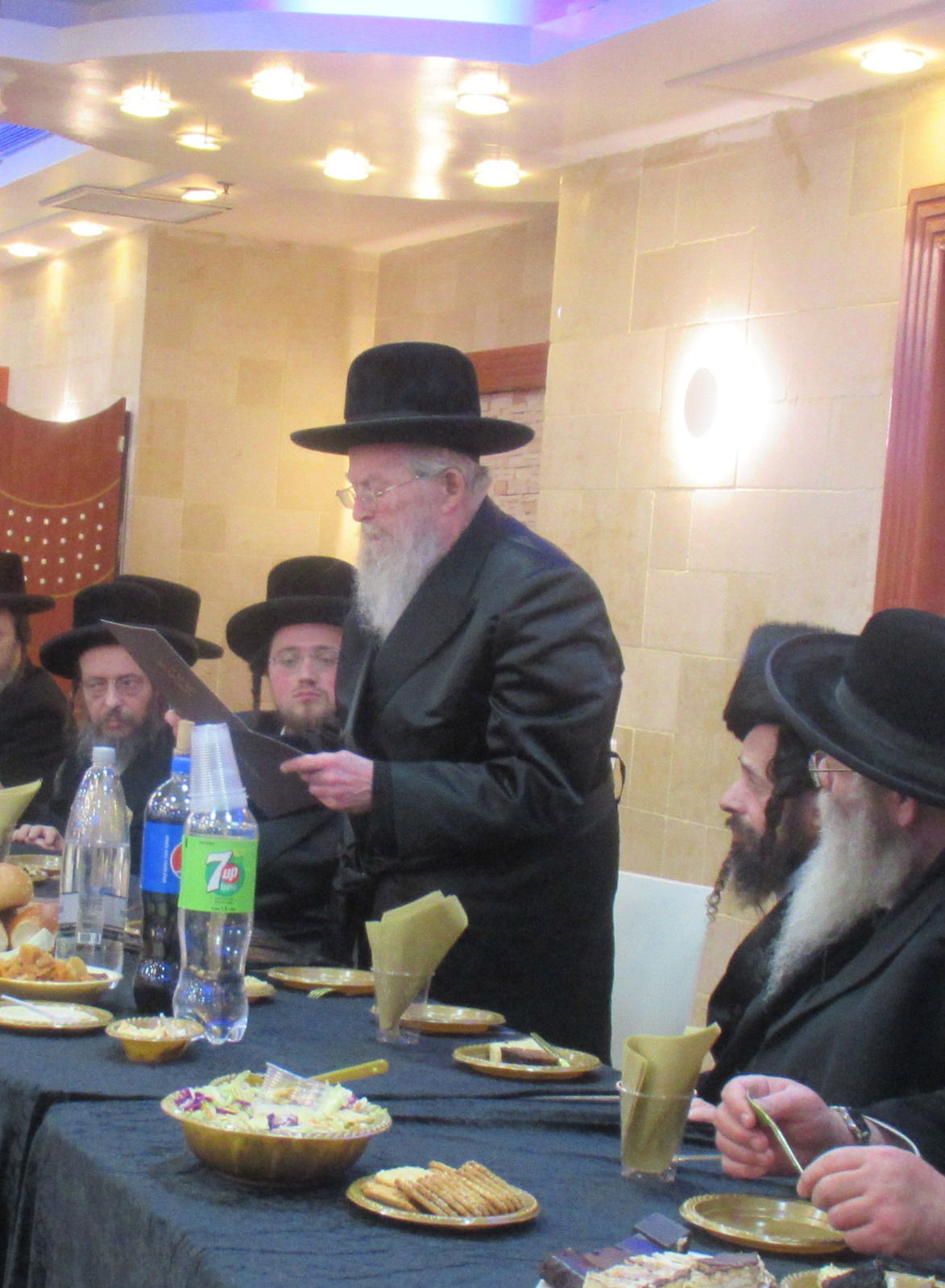 נכד האדמו"ר מזוועהיל זצ"ל התארס עם נכדת הגאב"ד