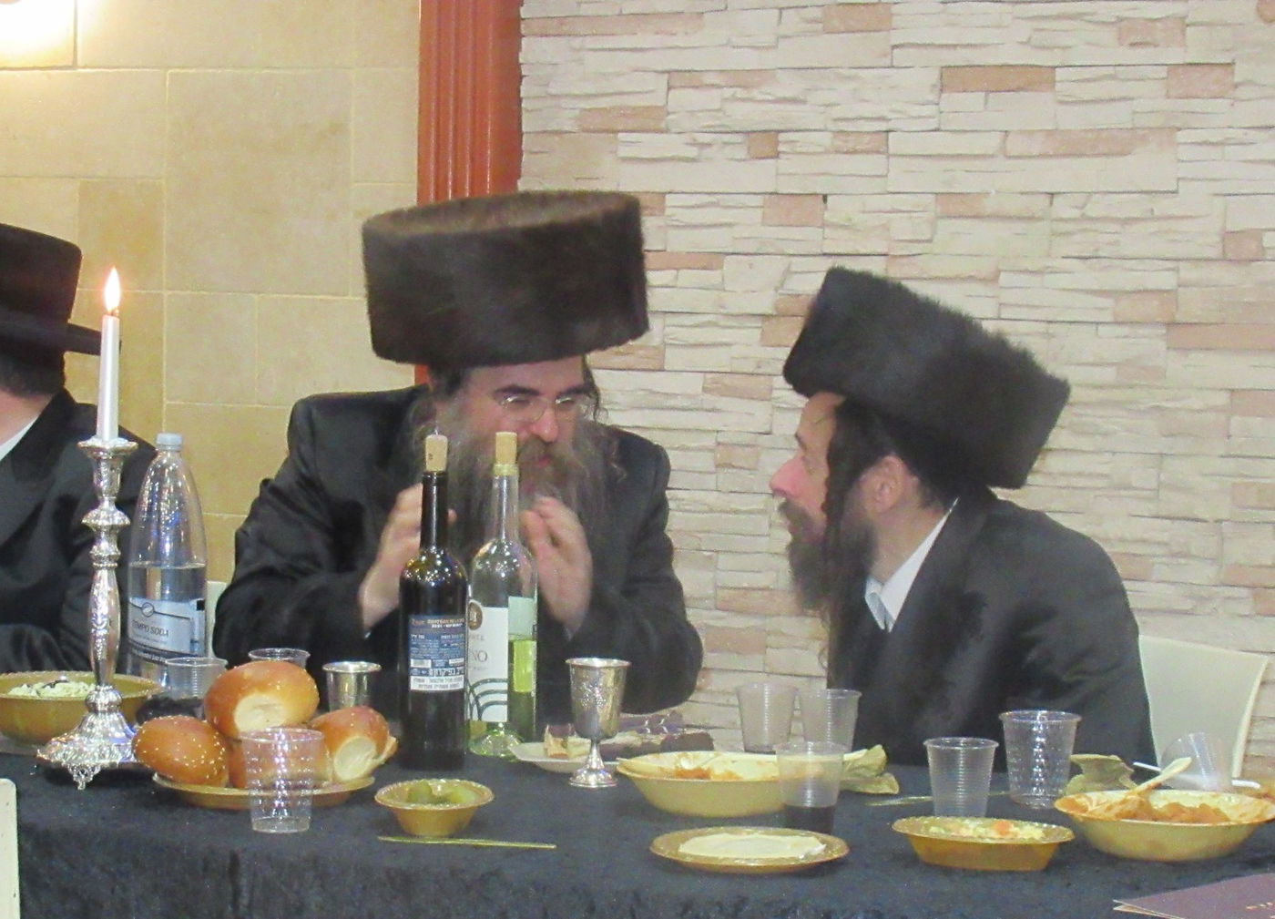 נכד האדמו"ר מזוועהיל זצ"ל התארס עם נכדת הגאב"ד