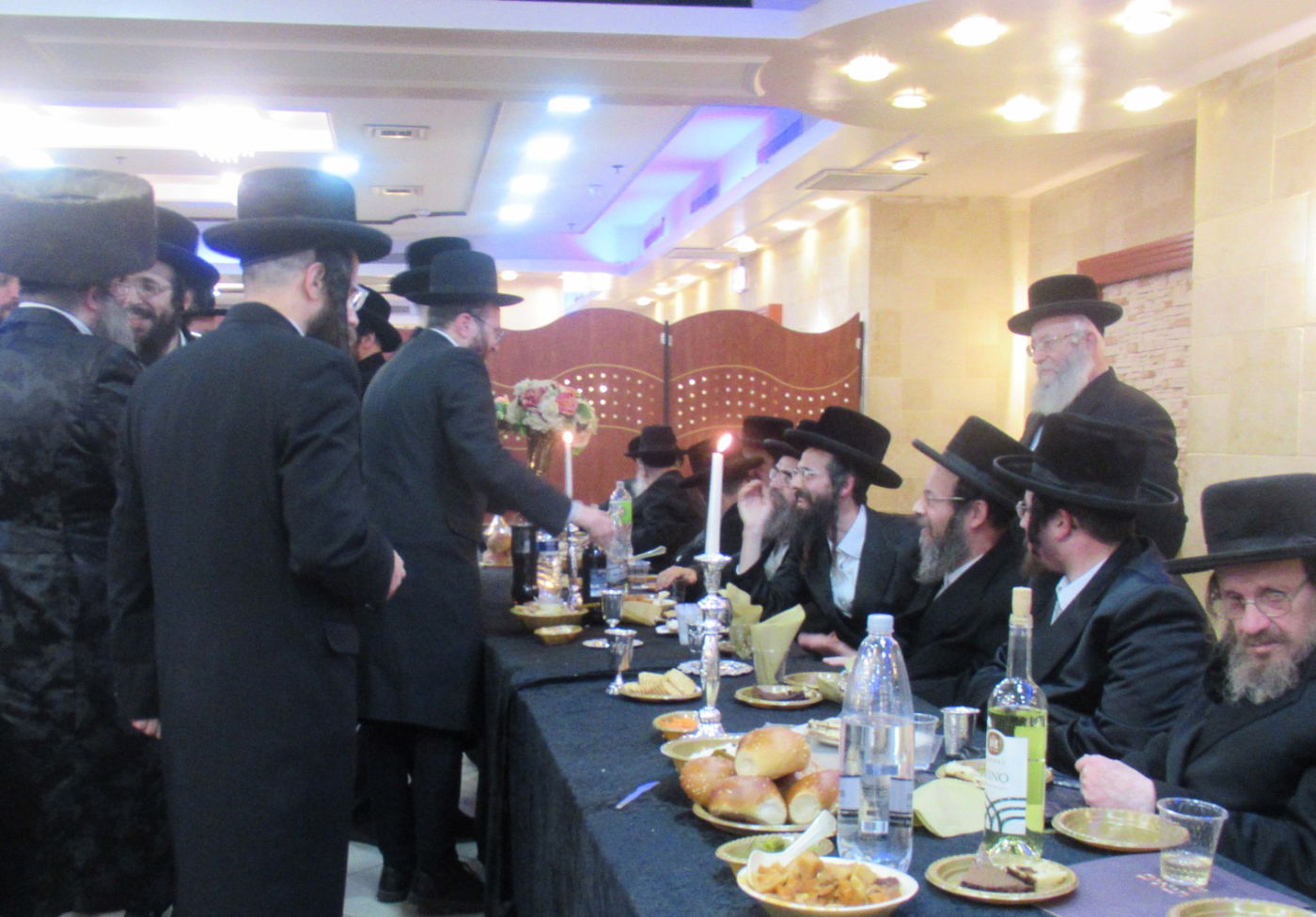 נכד האדמו"ר מזוועהיל זצ"ל התארס עם נכדת הגאב"ד