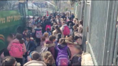 מחכים לאסון? צפיפות, טלטול מסוכן בדרכים - ואפס הקשבה לצרכים • המחדל בשכונת גילה