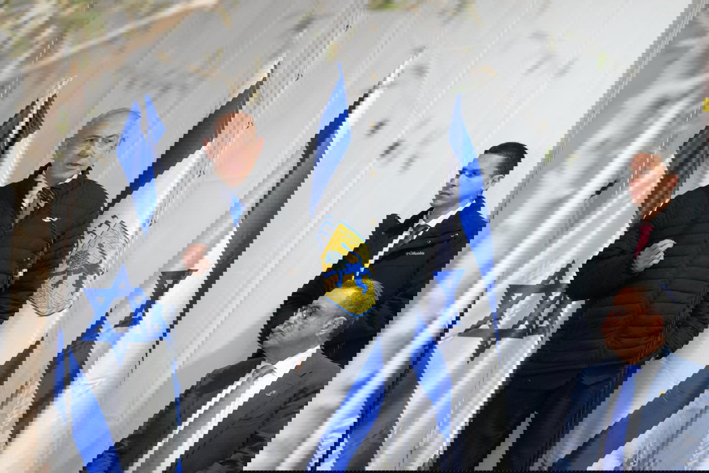 נתניהו נטע עץ סמוך למקום הפיגוע בנווה יעקב | תיעוד