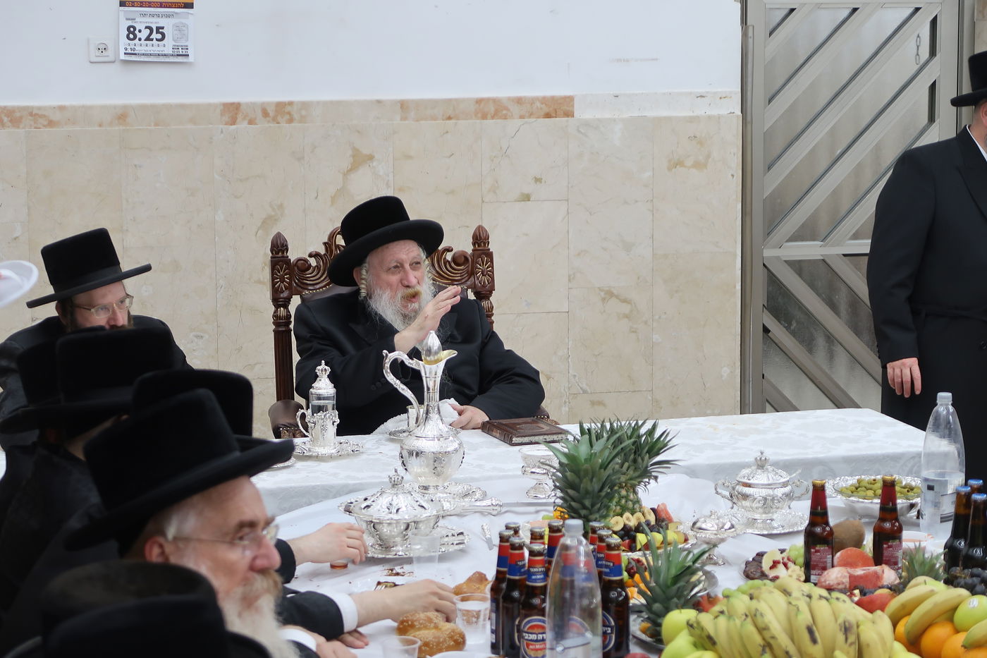 בטשרנאביל חילקו פירות לכבוד ט"ו בשבט | צפו בגלריה