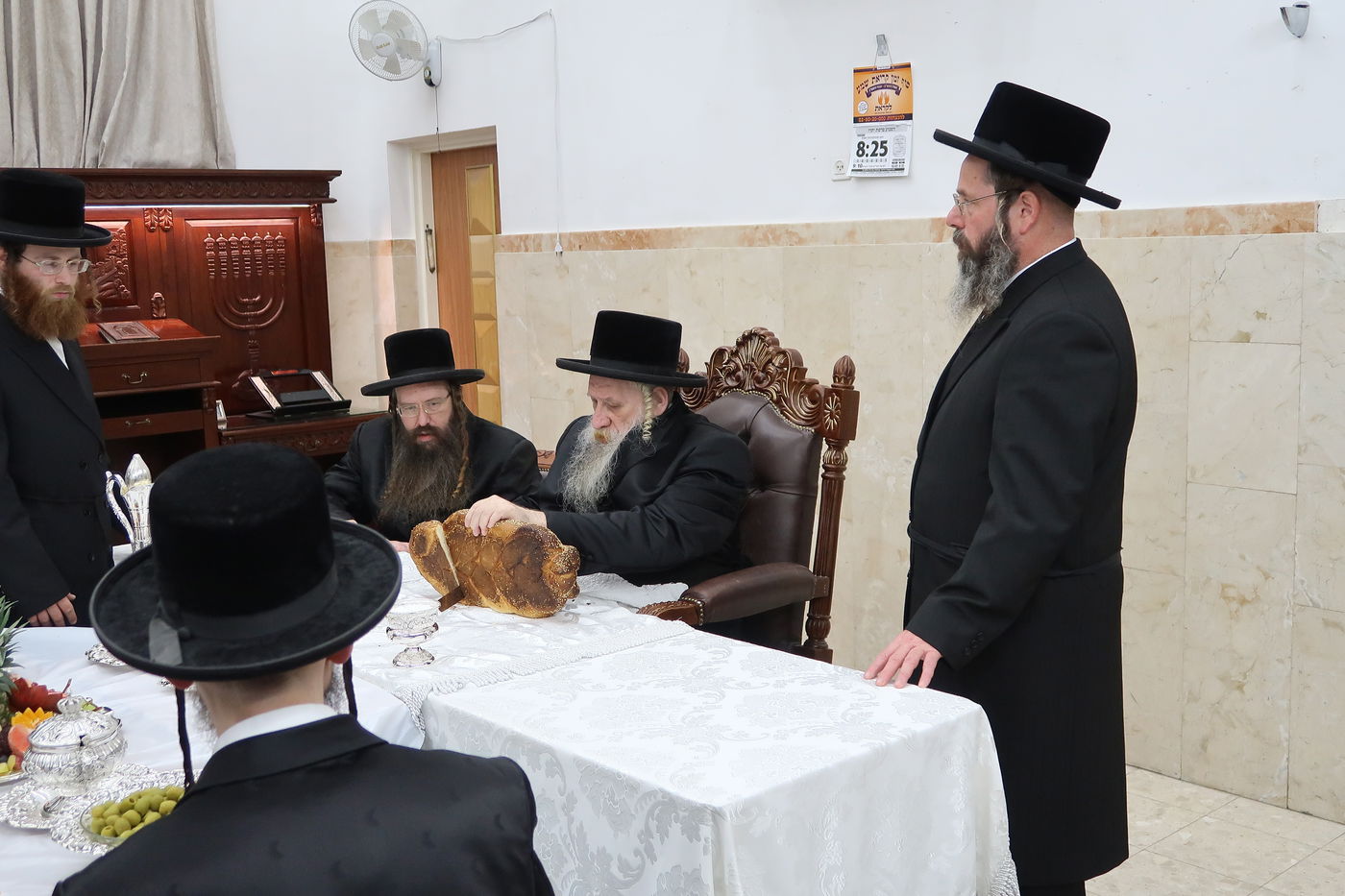 בטשרנאביל חילקו פירות לכבוד ט"ו בשבט | צפו בגלריה