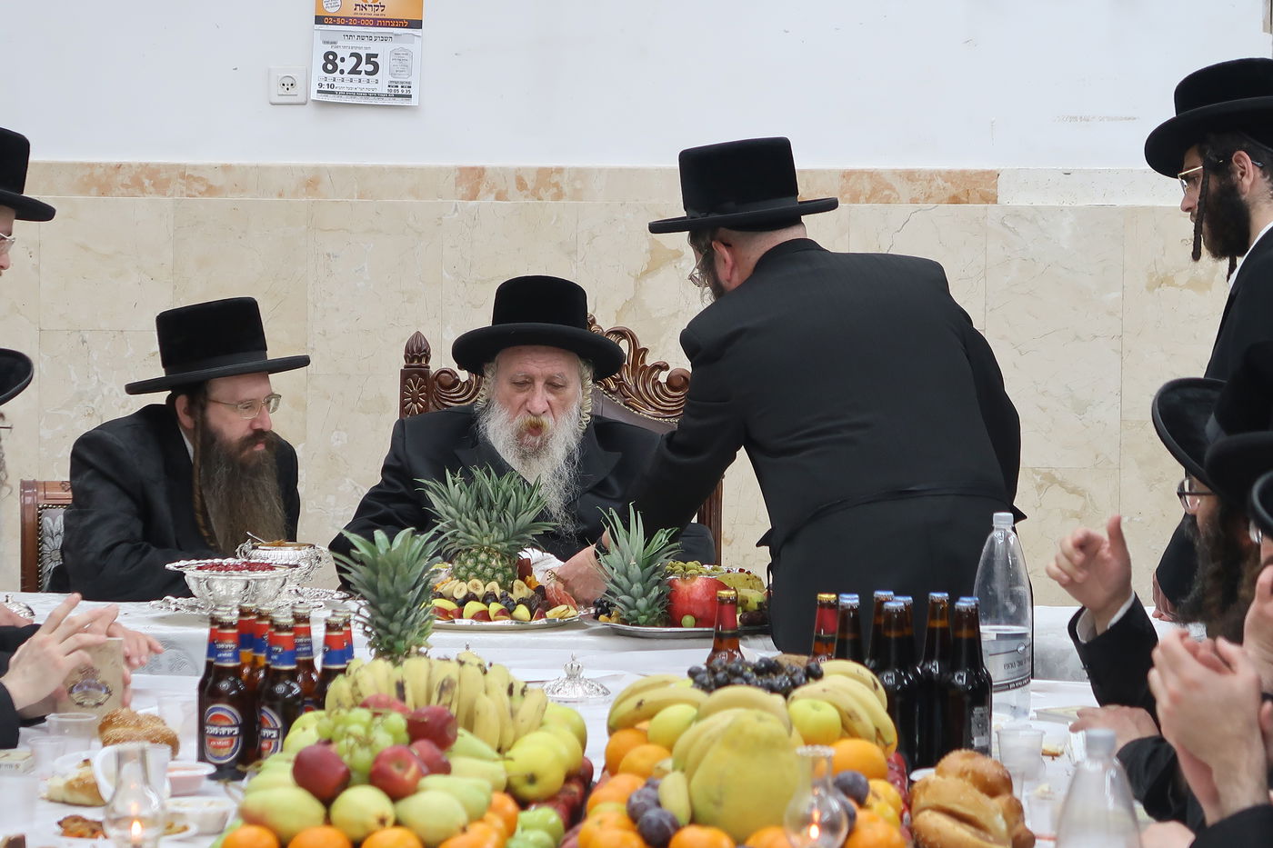 בטשרנאביל חילקו פירות לכבוד ט"ו בשבט | צפו בגלריה