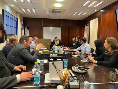 דיון במשרד השיכון 