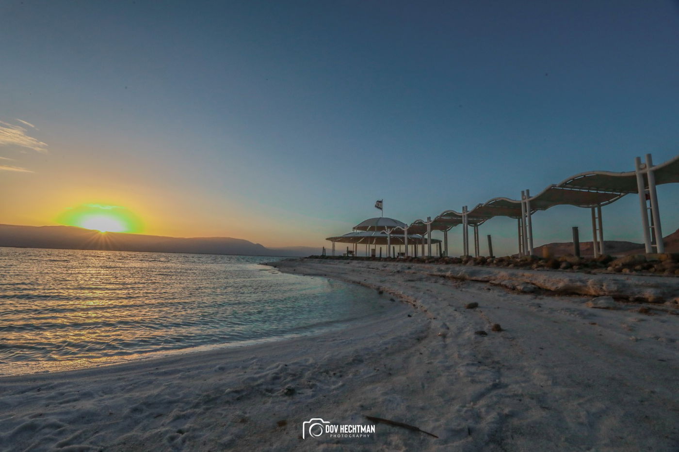 רגע לפני הסופה: כך נראה ים המלח בזריחה