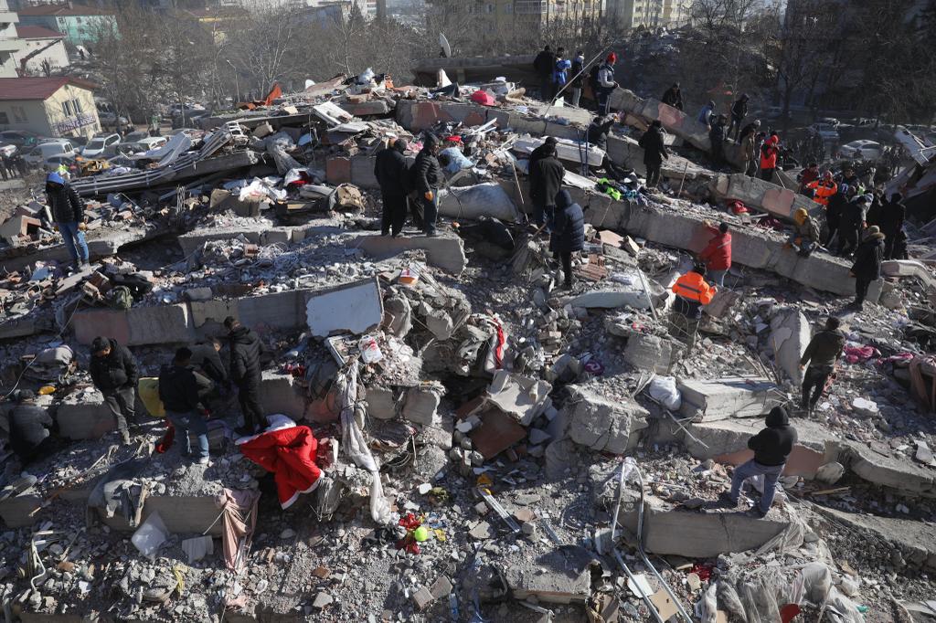 אחרי 12 שעות עבודה של הצוות הישראלי: הבעל מת והאישה חולצה | תיעוד