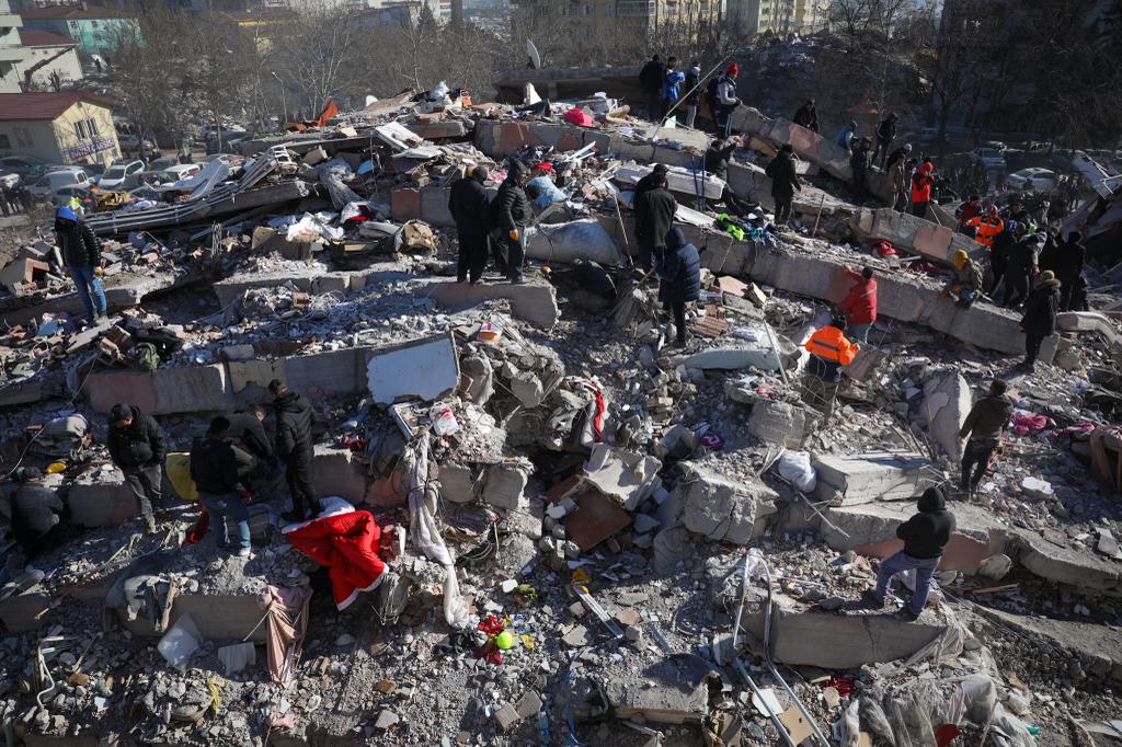 אחרי 12 שעות עבודה של הצוות הישראלי: הבעל מת והאישה חולצה | תיעוד