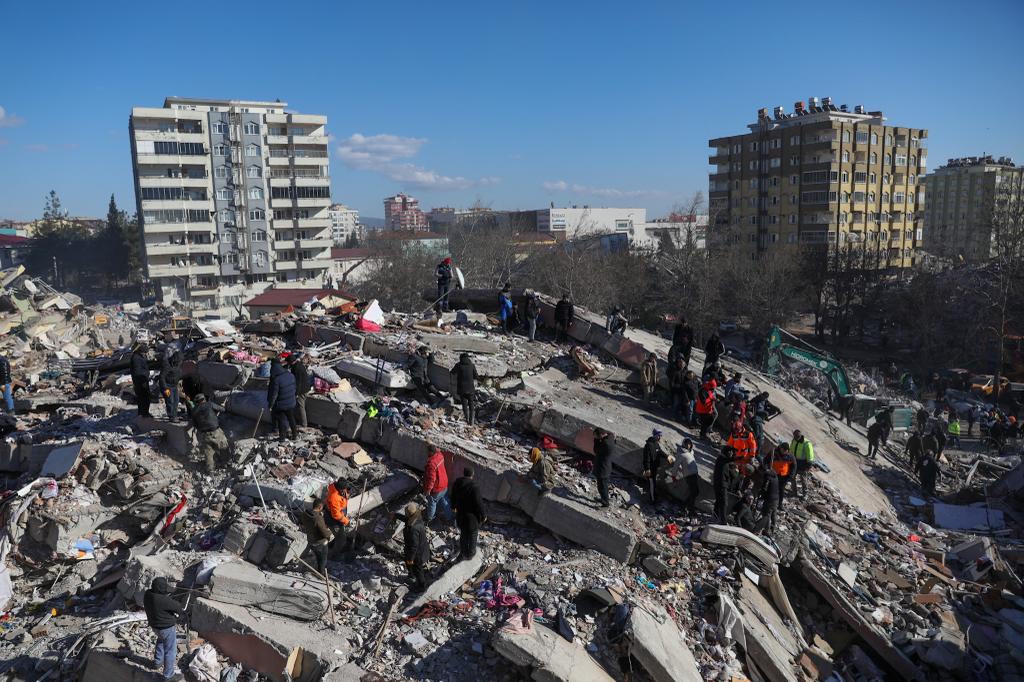 אחרי 12 שעות עבודה של הצוות הישראלי: הבעל מת והאישה חולצה | תיעוד