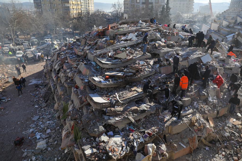 אחרי 12 שעות עבודה של הצוות הישראלי: הבעל מת והאישה חולצה | תיעוד