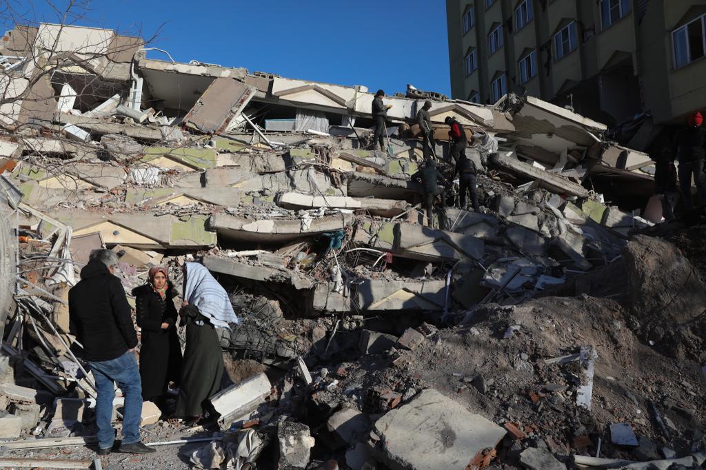 אחרי 12 שעות עבודה של הצוות הישראלי: הבעל מת והאישה חולצה | תיעוד