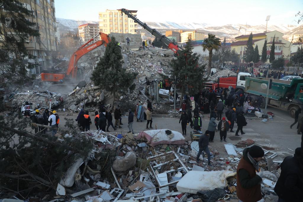 אחרי 12 שעות עבודה של הצוות הישראלי: הבעל מת והאישה חולצה | תיעוד