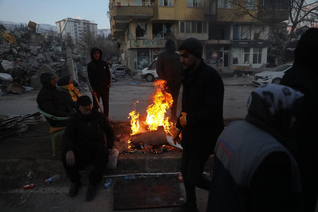 אחרי 12 שעות עבודה של הצוות הישראלי: הבעל מת והאישה חולצה | תיעוד
