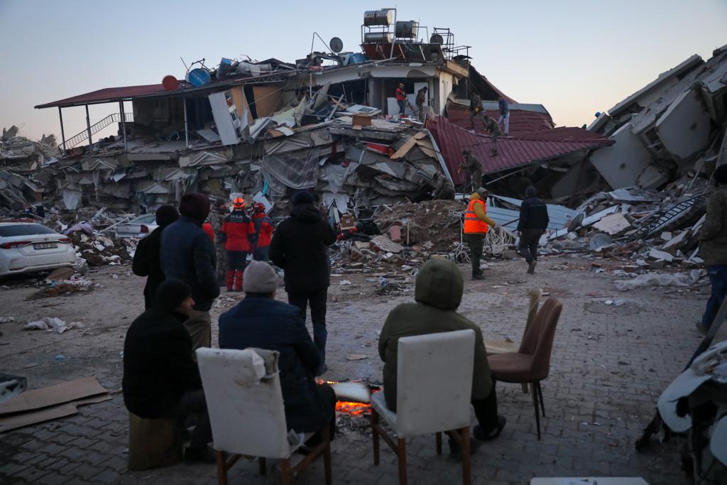 אחרי 12 שעות עבודה של הצוות הישראלי: הבעל מת והאישה חולצה | תיעוד