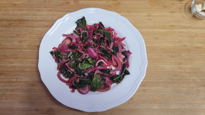 פרש: תבשיל קייל ובצל ברוטב לימוני