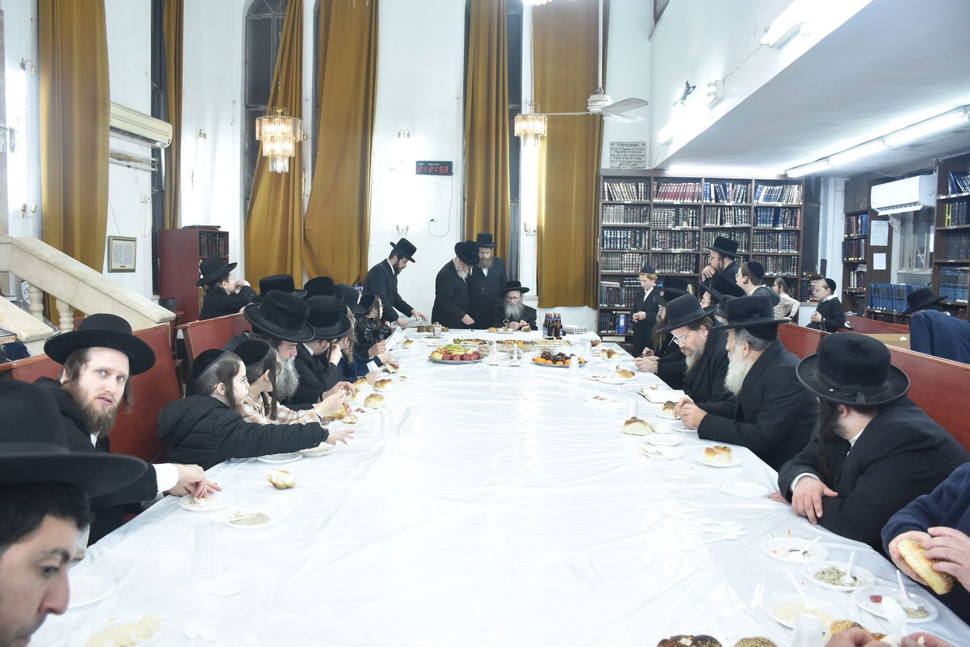 תיעוד ט"ו בשבט בחצרות: נאראל - ספינקא - וטעמעשוואר