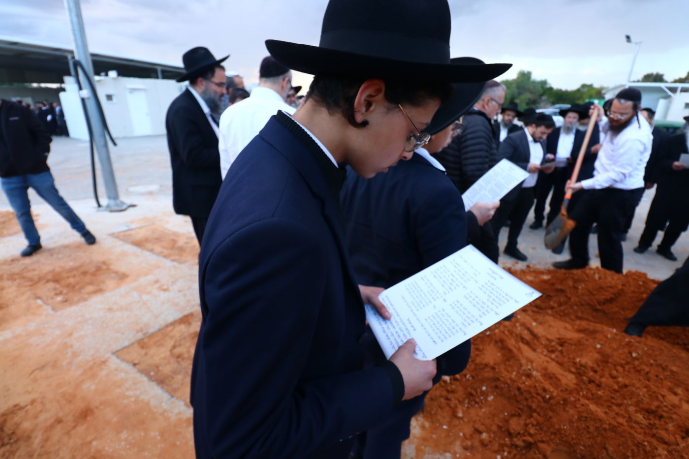 אביו נפטר בטרגדיה נוראה והמשפחה חסרת כל