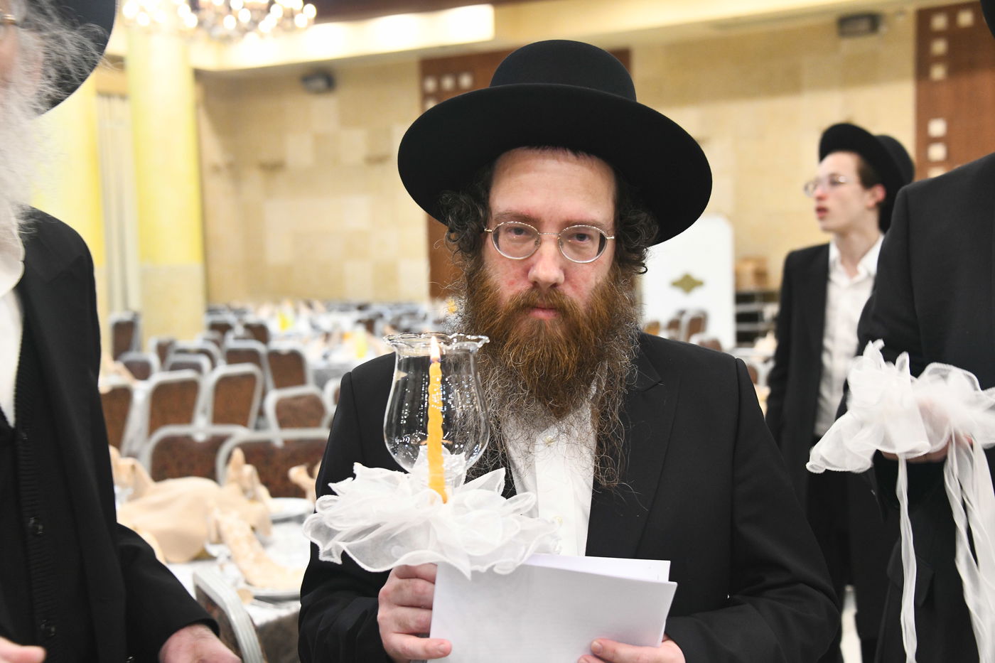 המונים בחתונת בנו של הגאון רבי עמרם פריד • צפו בגלריה