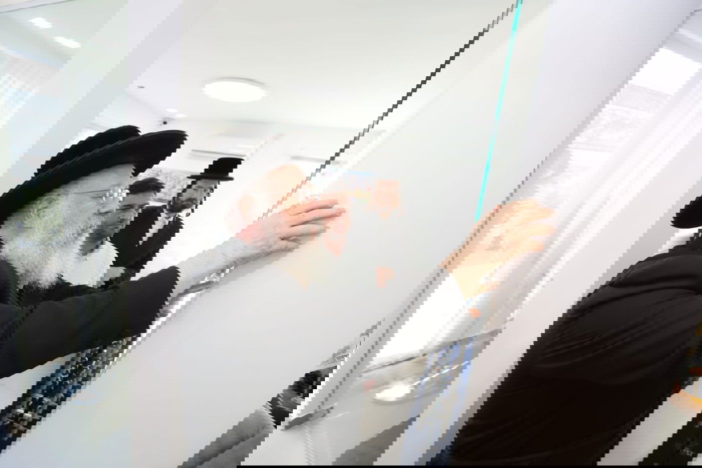 במעמד רבני בני ברק - נחנכו משרדי המכירות לשכונת היוקרה "אחוזת שפע"