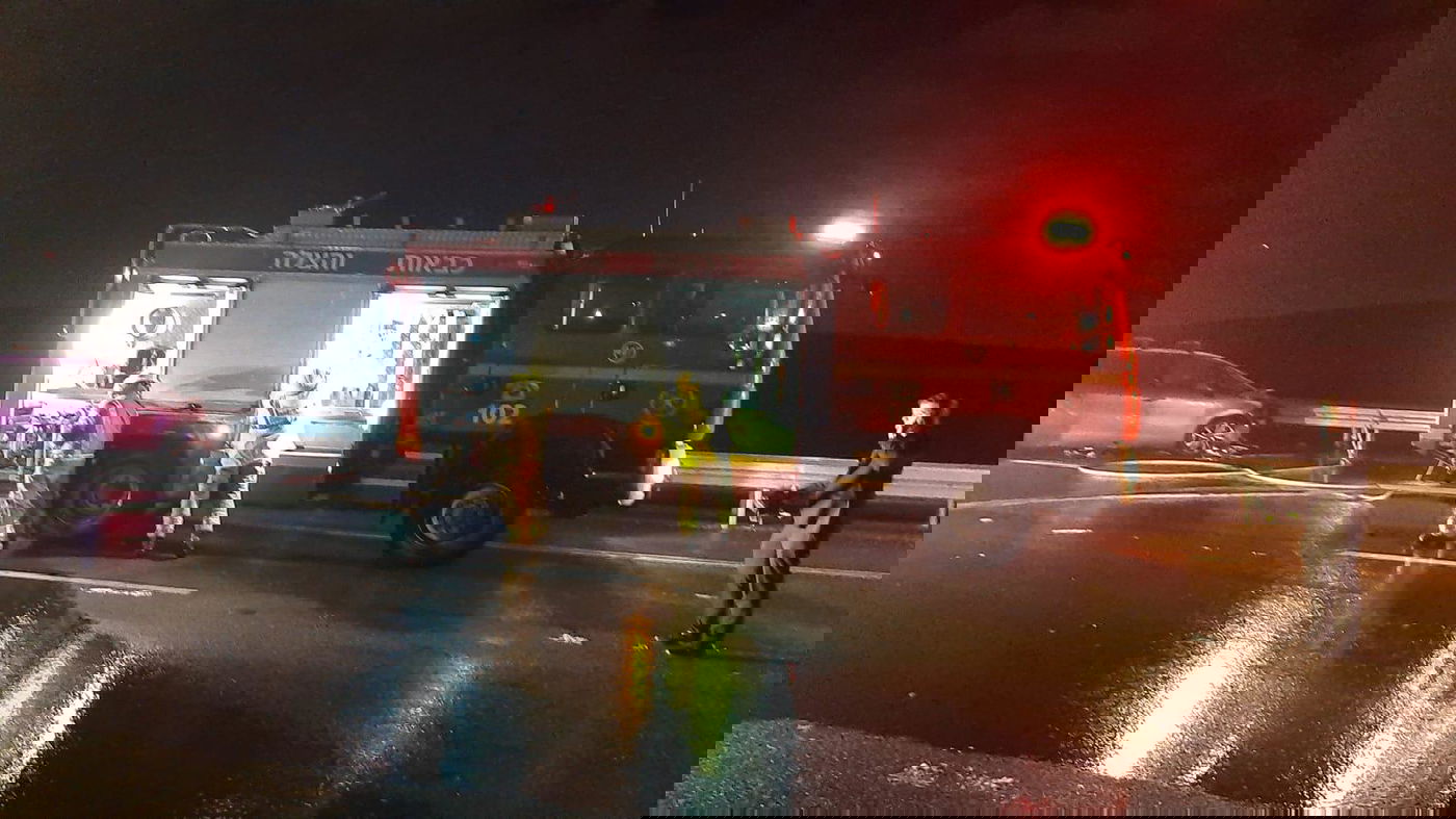 שלושה נפצעו בתאונה בין 6 כלי רכב - בגלל הברד