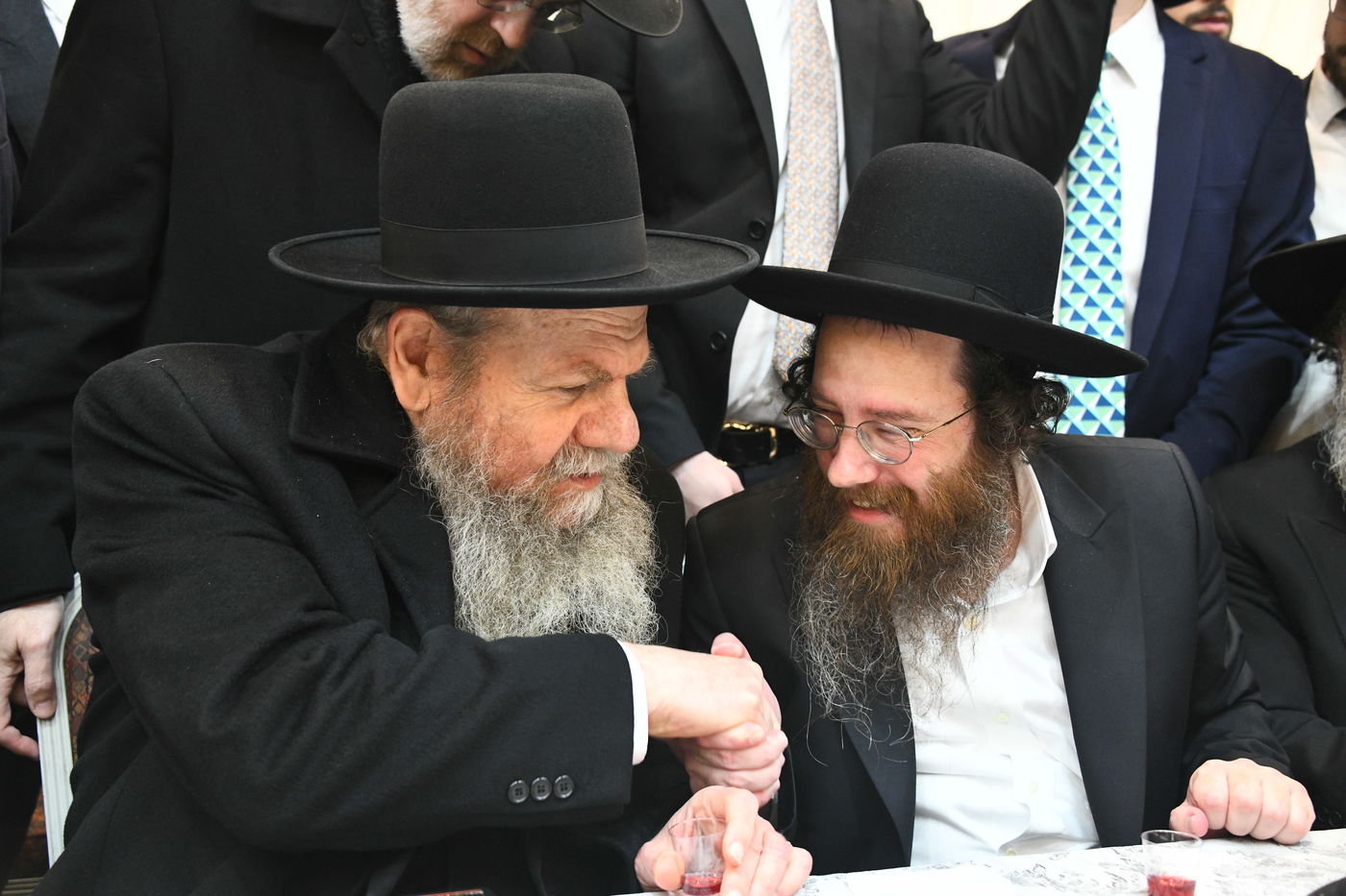 המונים בחתונת בנו של הגאון רבי עמרם פריד • צפו בגלריה