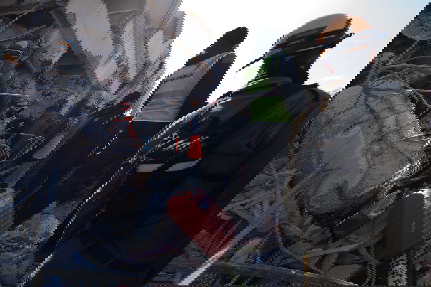 אחרי שלושה ימים תחת ההריסות: צה"ל חילץ אישה בחיים