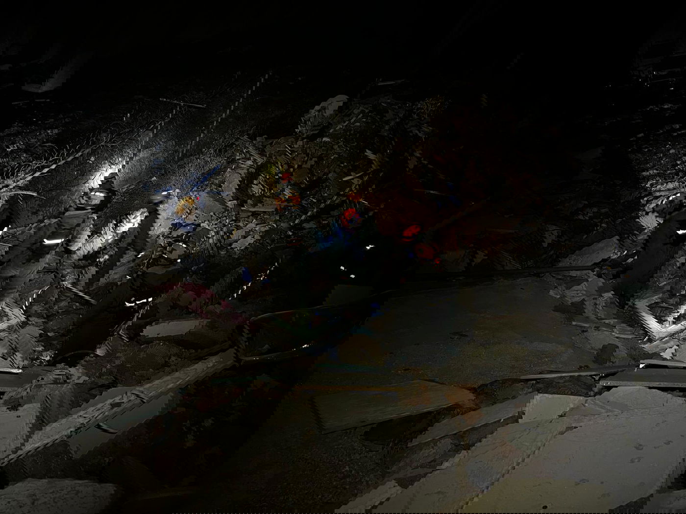 אחרי שלושה ימים תחת ההריסות: צה"ל חילץ אישה בחיים