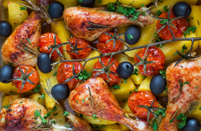 פריך כמו שצריך: ירכי עוף צרובים עם זיתים