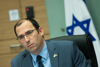 רוטמן נגד מנדלבליט: "מסית ומדיח; להכניס אותו לכלא"