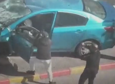 צפו: השוטרים משחזרים את נטרול המחבל מהפיגוע ברמות