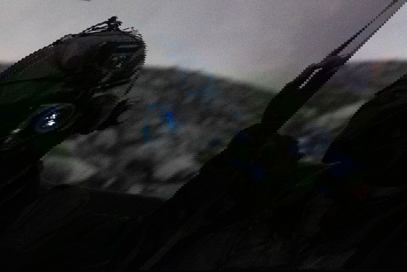 לוחמי צה"ל עצרו שישה מבוקשים ותפסו נשקים • צפו