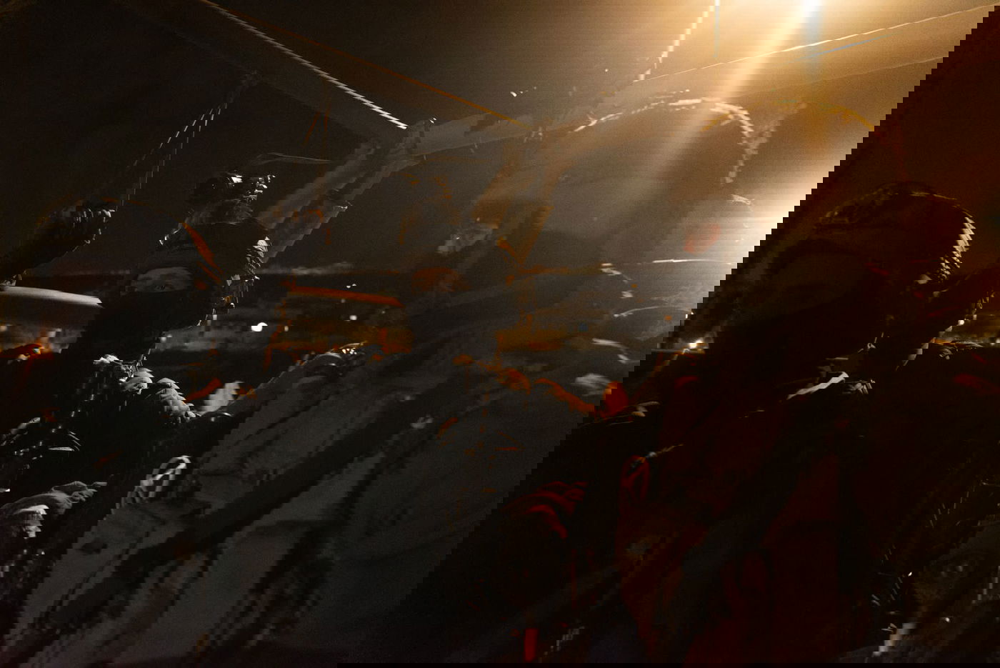 לוחמי צה"ל עצרו שישה מבוקשים ותפסו נשקים • צפו