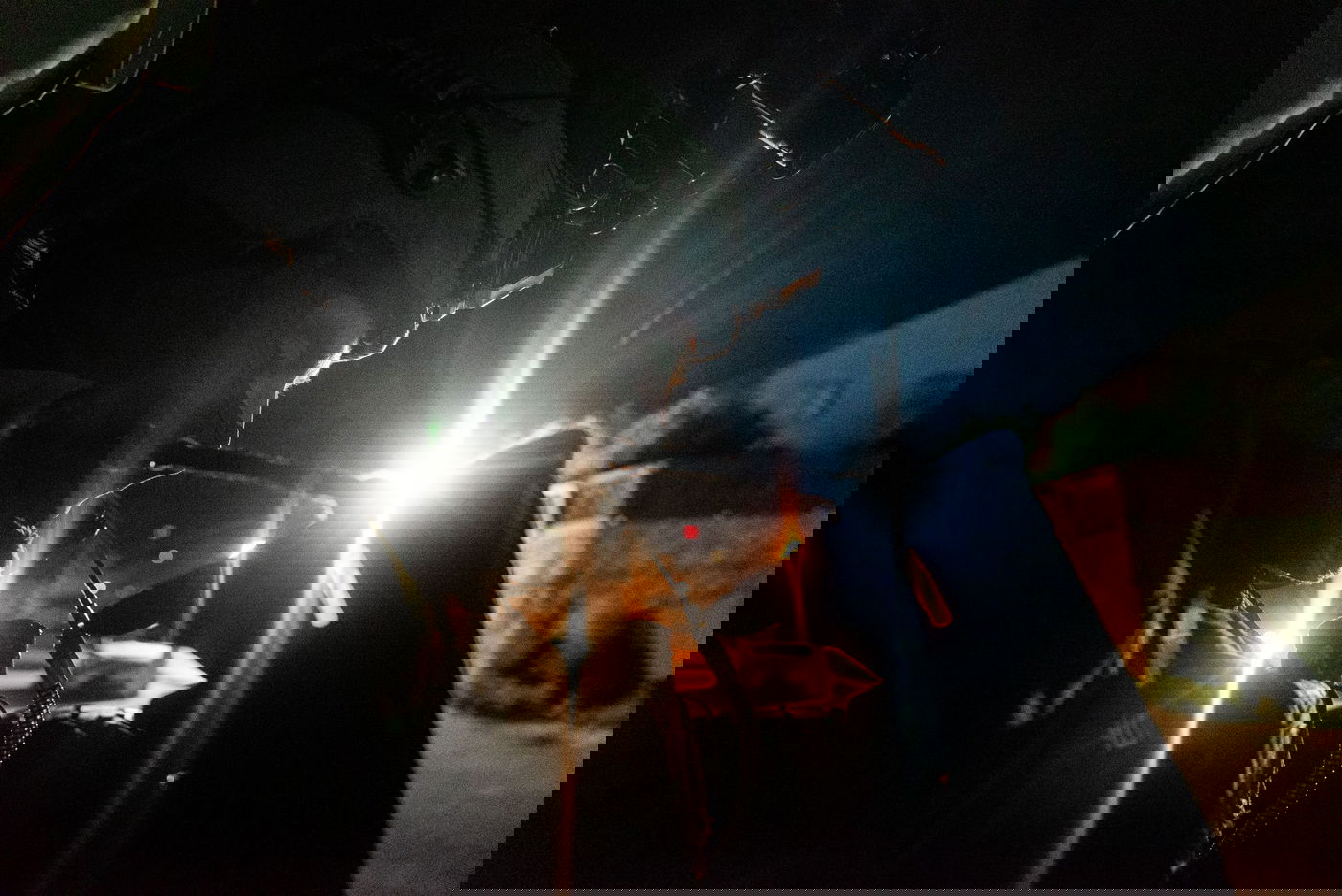 לוחמי צה"ל עצרו שישה מבוקשים ותפסו נשקים • צפו